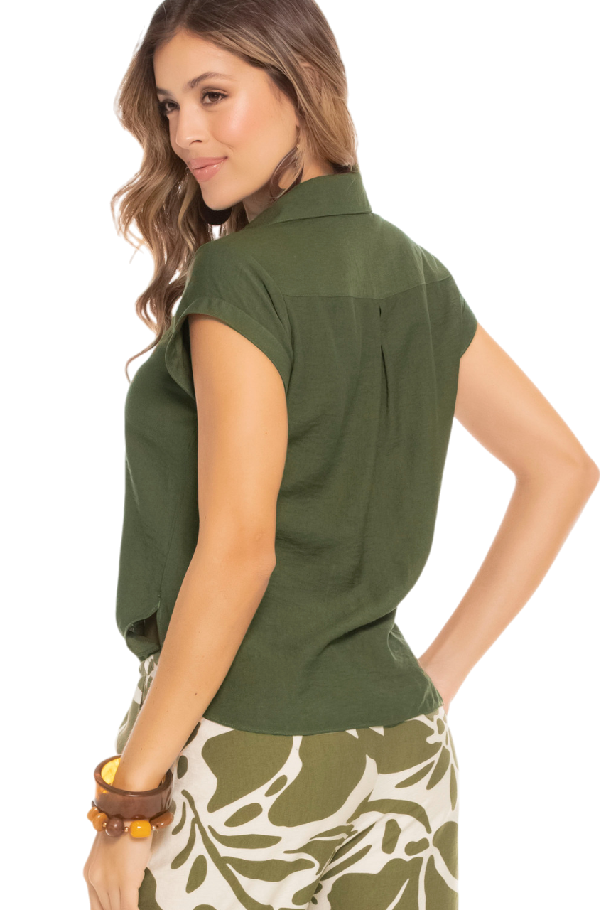 Blusa Verde con Botones Frontales